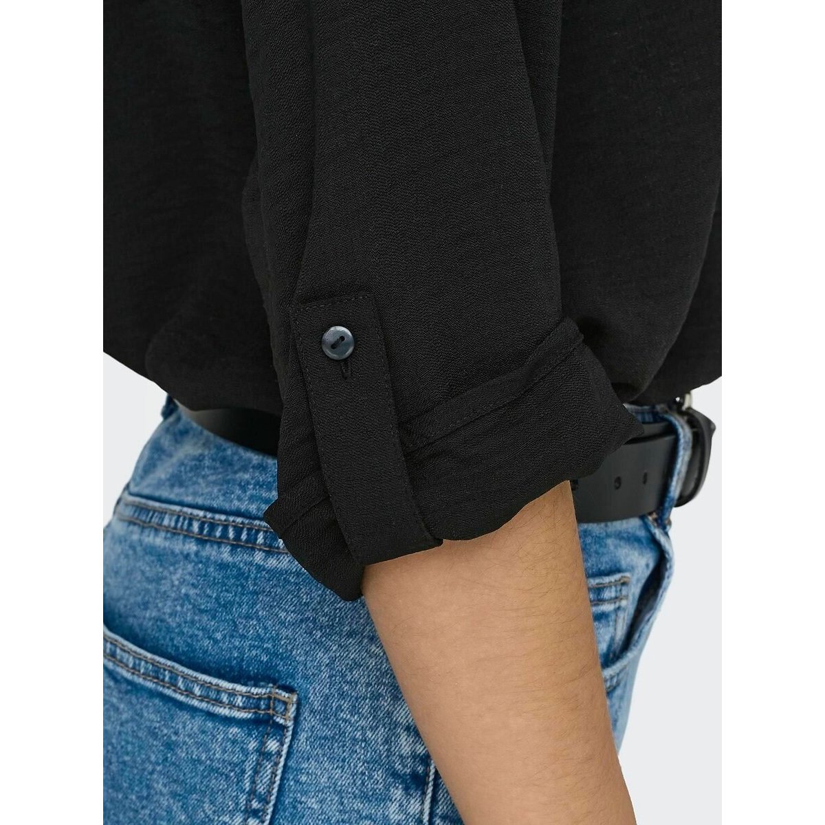 Blusa com mangas 3/4, decote em V preto , JDY
