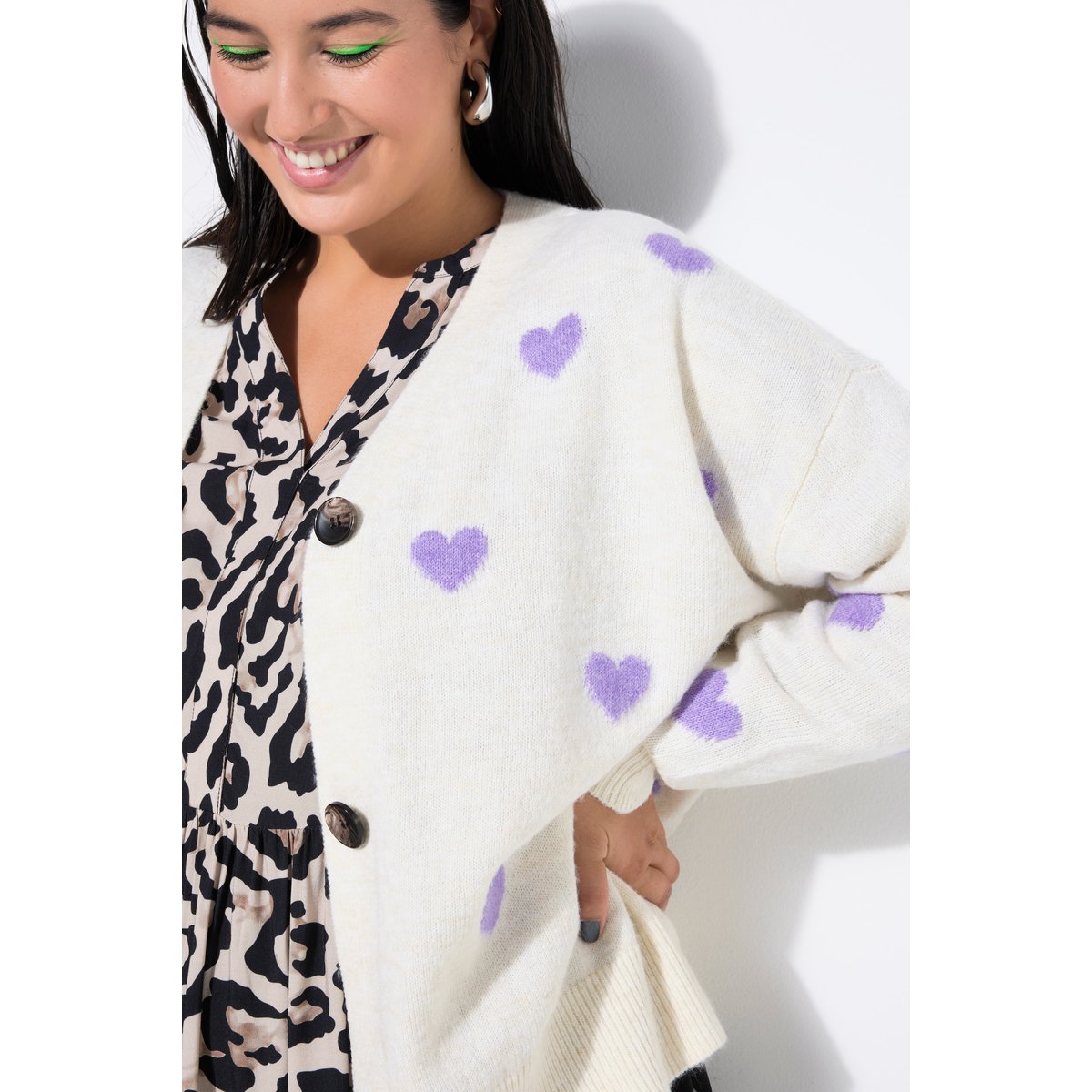 Cardigan oversize, motif cœurs champagne clair, STUDIO UNTOLD