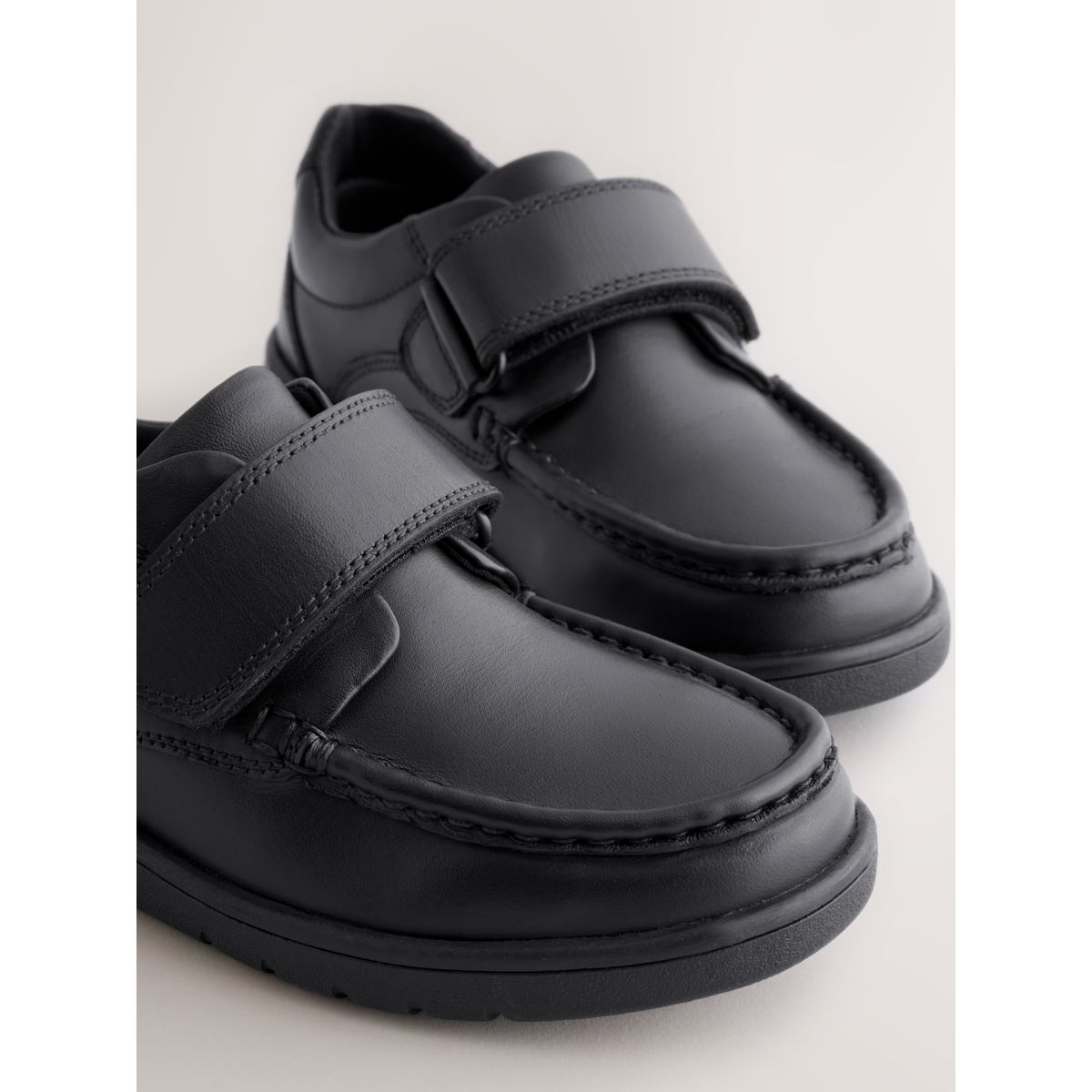 Chaussures d’école en cuir à scratch noir, NEXT