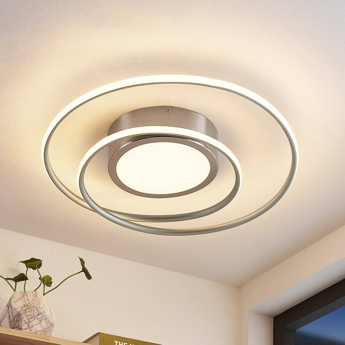 Plafonnier en aluminium moderneLED, Bovia aspect nickel satiné, LINDBY