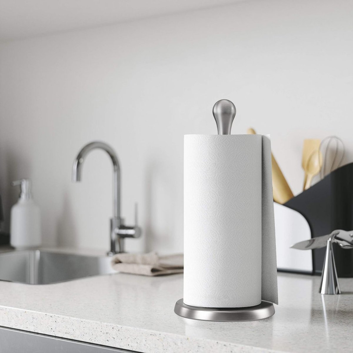 Porte essuie-tout utilisable d'une main  Tug argent, UMBRA