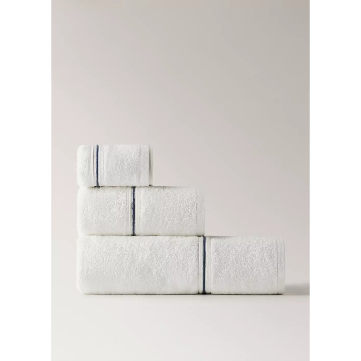 Serviette de toilette en coton feston brodé blanc, MANGO HOME