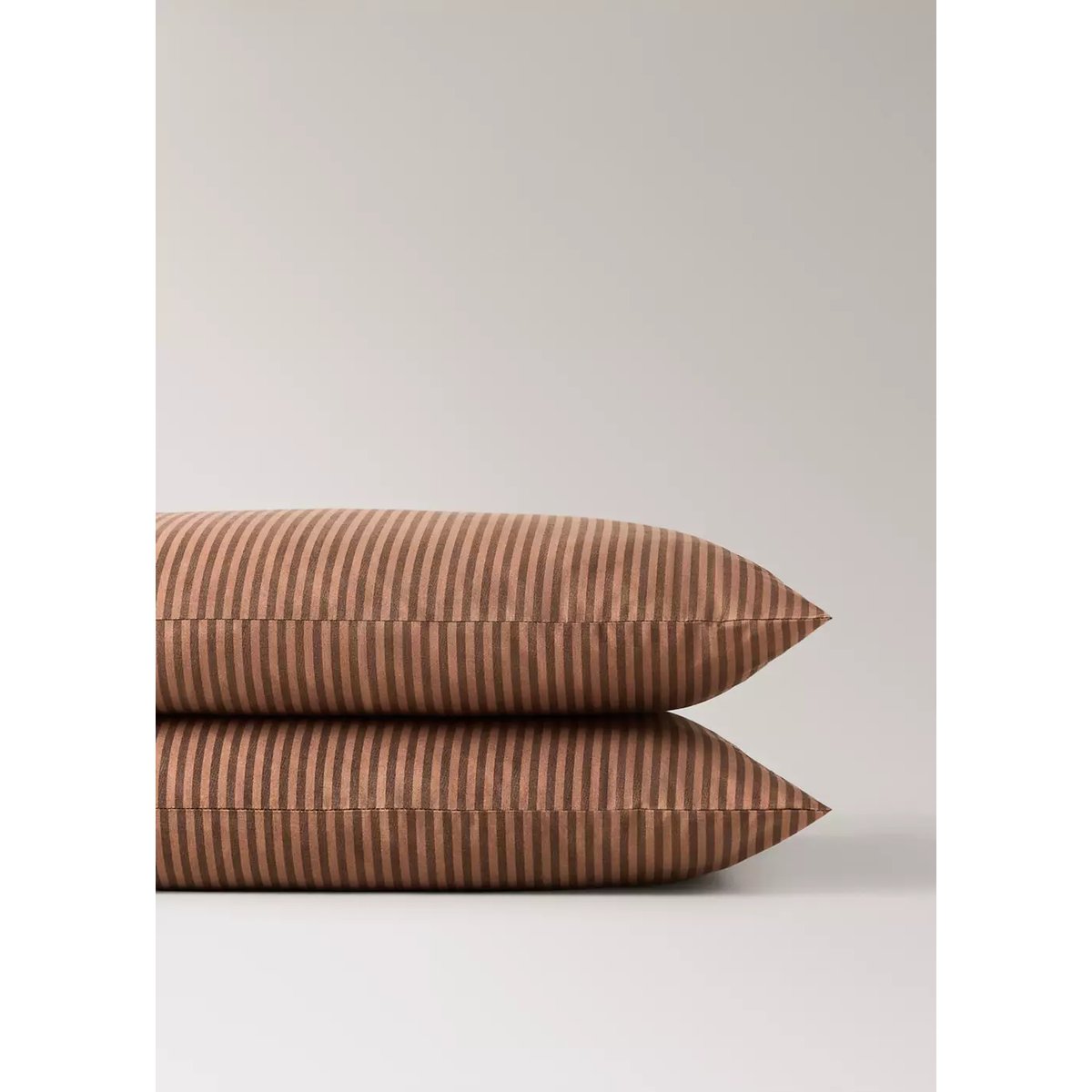 Deux taies d'oreiller percale de coton 200 fils imprimé rayures fines kodak 50 x 75 cm marron, MANGO HOME