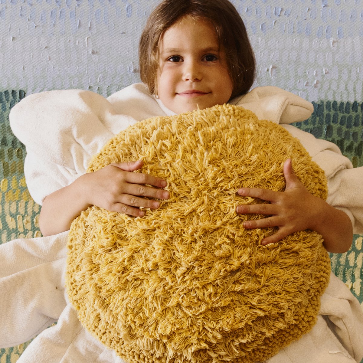 Coussin de sol Marguerite PETALS & PALS miel foncé, moutarde, naturel, ivoire, olive, LORENA CANALS