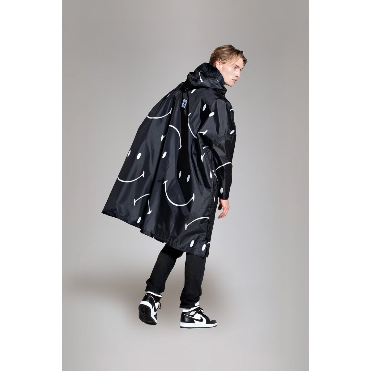 Poncho de pluie imperméable CLASSIC SMILE X SMILEY smile classique noir/blanc, RAINKISS