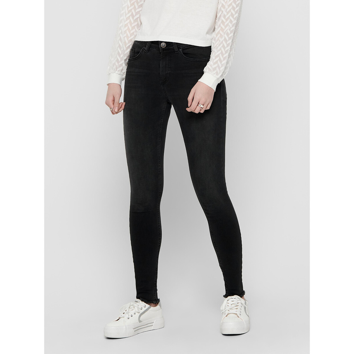 Jean skinny, bas frangé black denim, ONLY