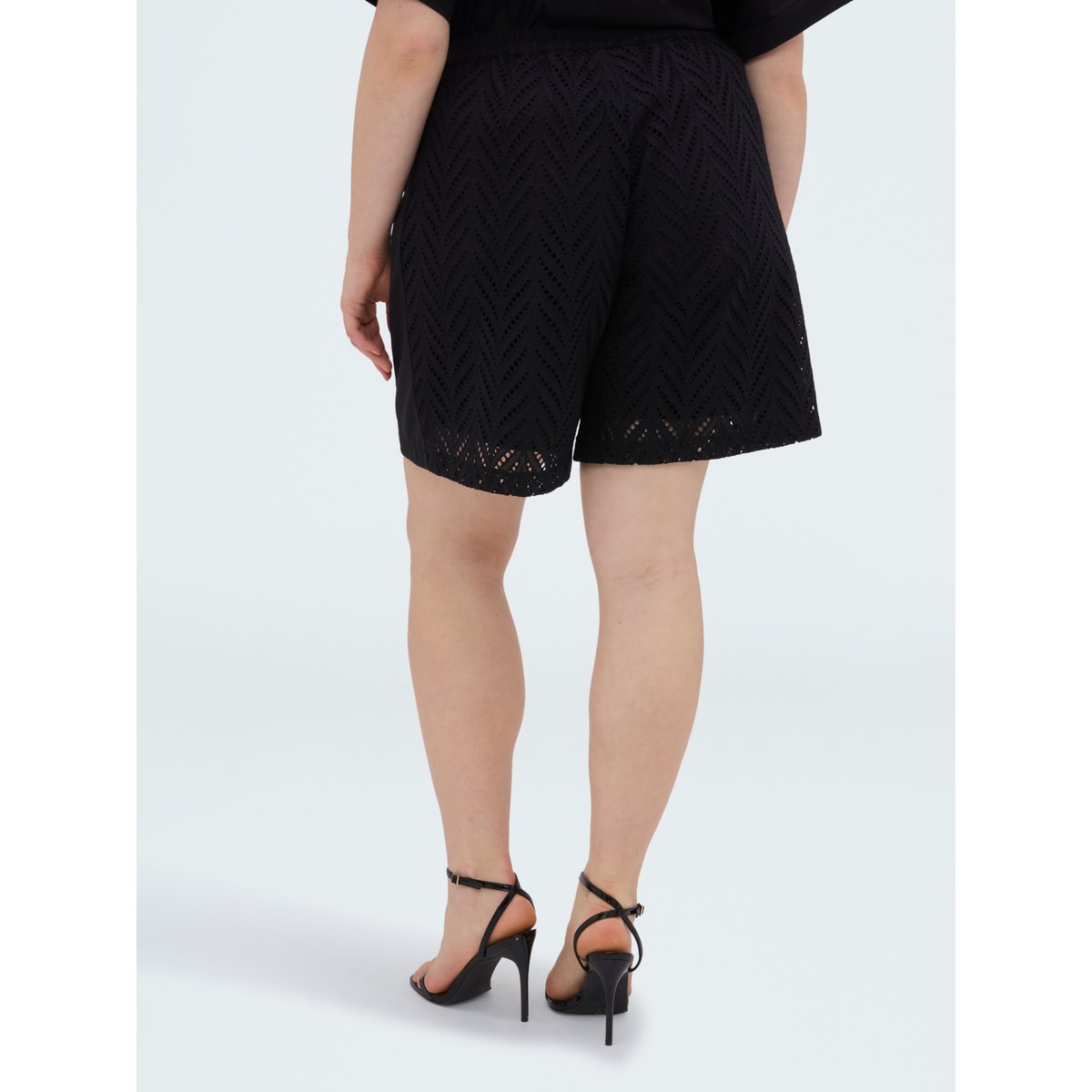 Short en broderie anglaise ajourée. noir, FIORELLA RUBINO