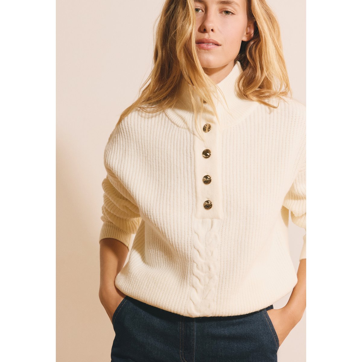 Pull manches longues avec détail bouton doré SUSIE BIG beige, ETAM