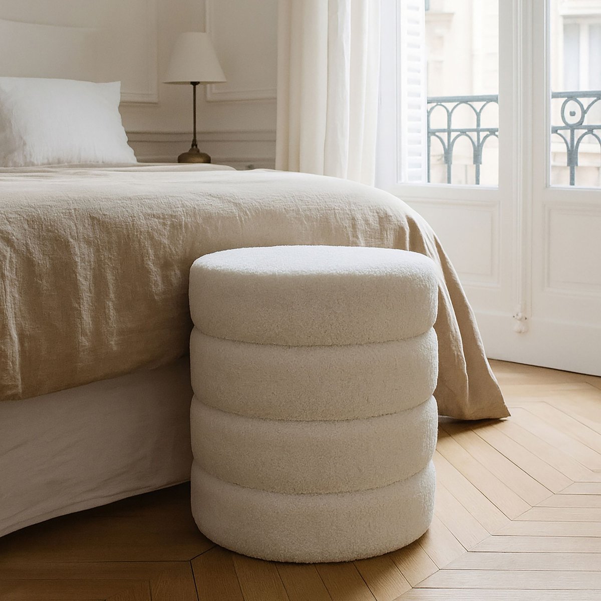 Pouf en tissu teddy et structure en bois, MALO blanc, NOW'S HOME