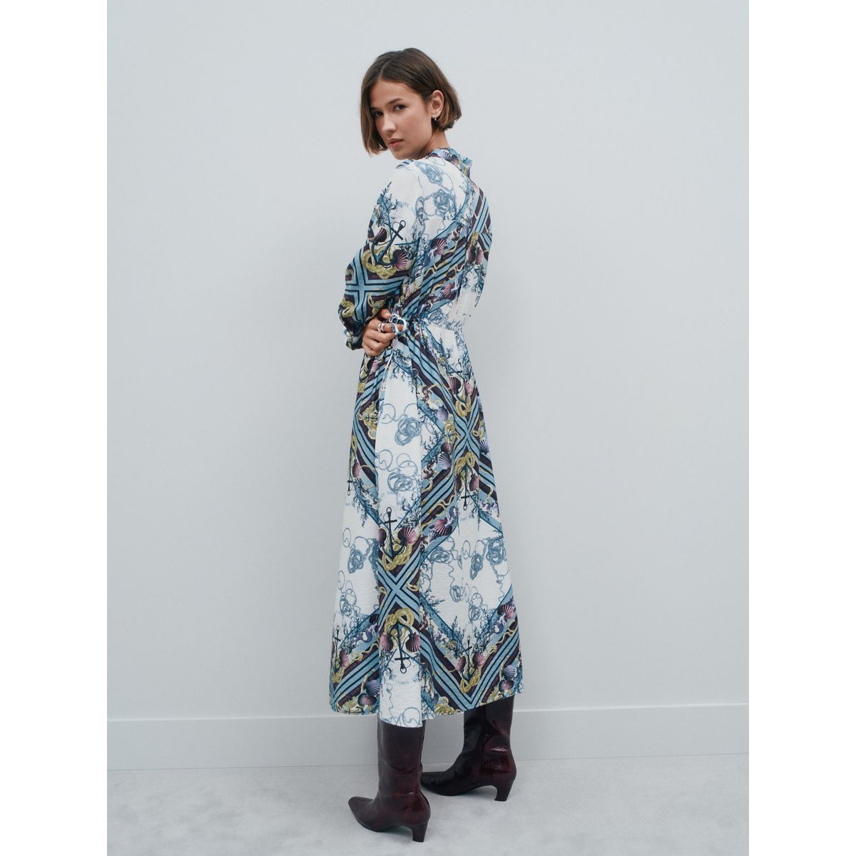 Robe chemise mi-longue à noeur sur la taille écharpe imprimée en corde bleue, NEXT