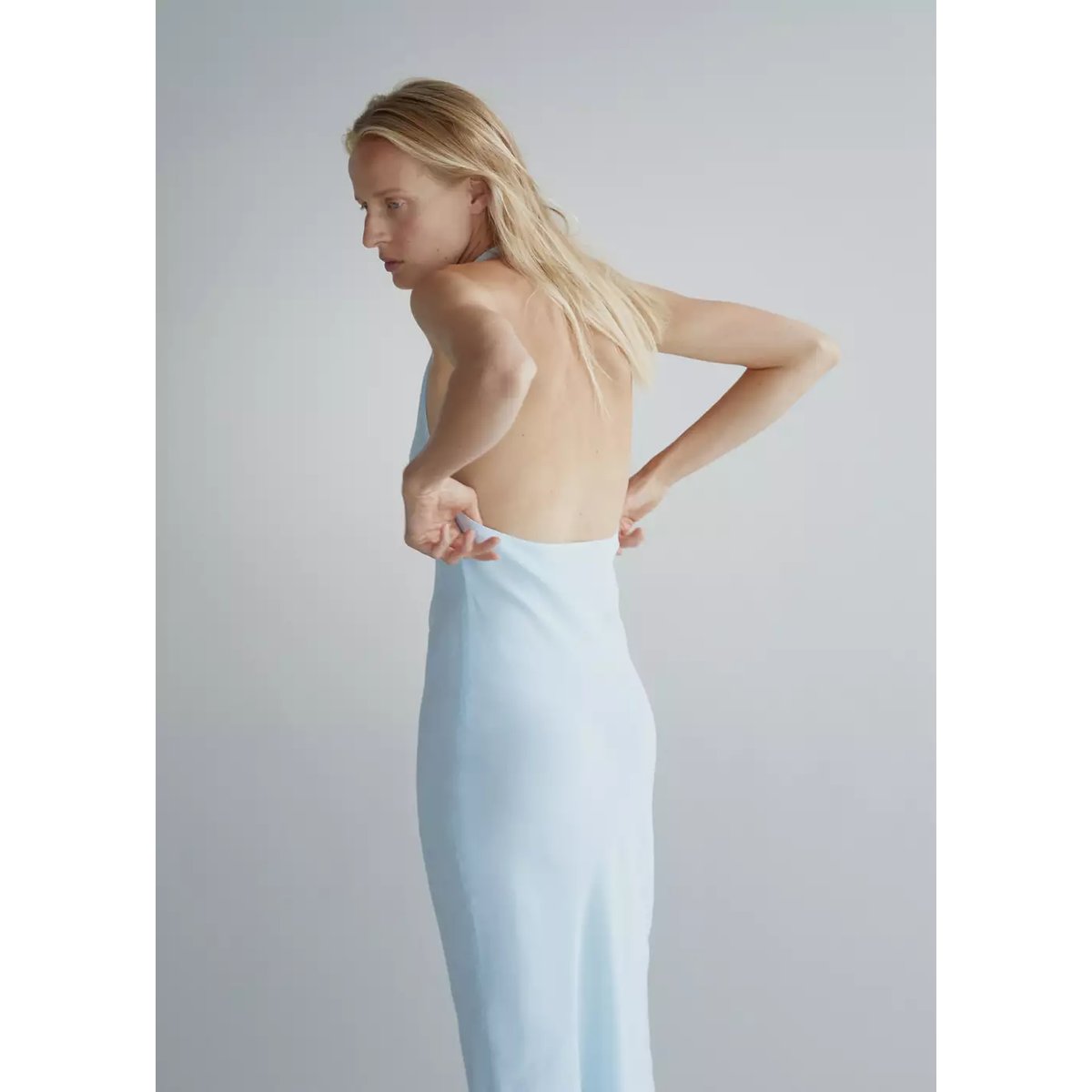 Robe emmanchures américaines drapée bleu ciel, MANGO