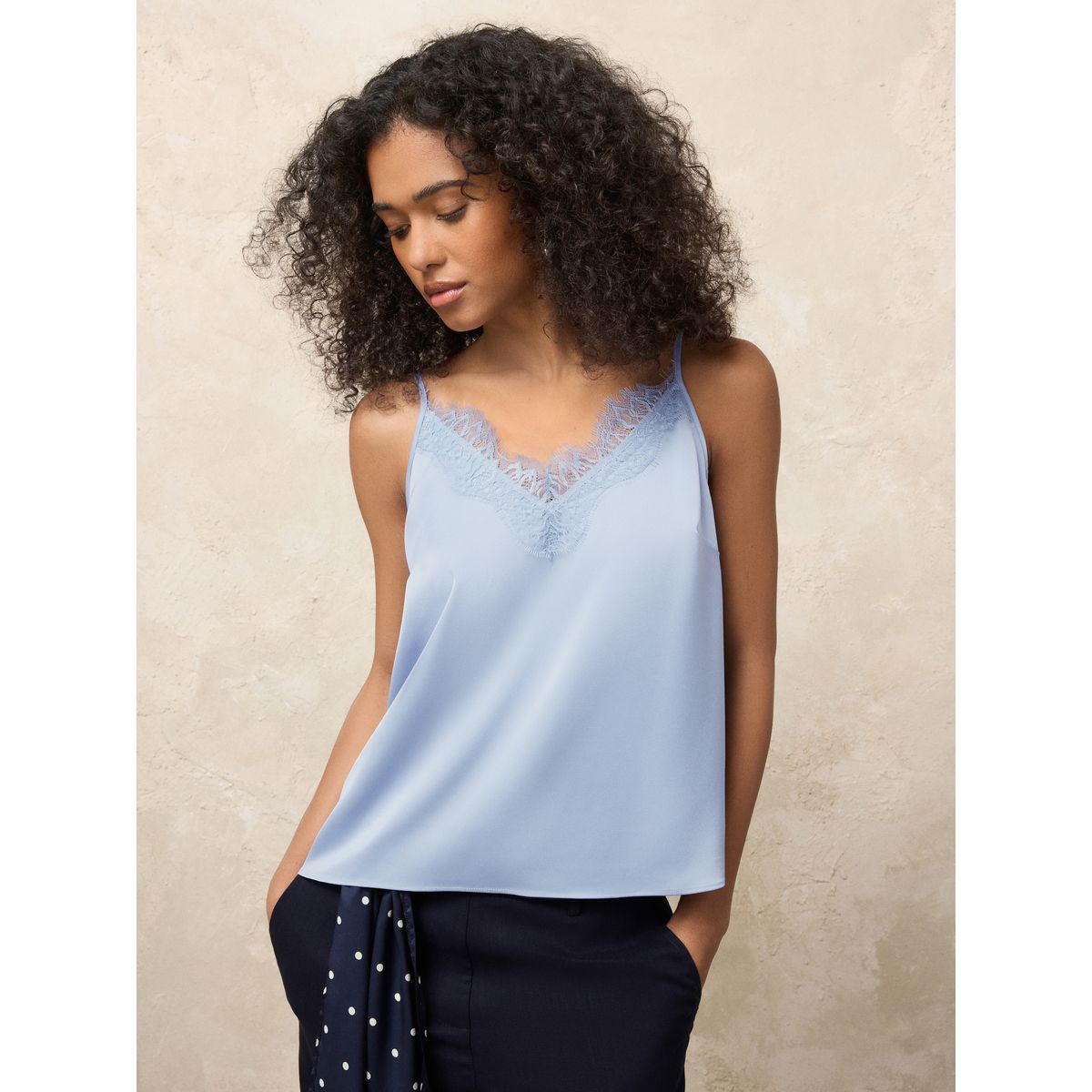 Caraco en satin et dentelle bleu, NEXT