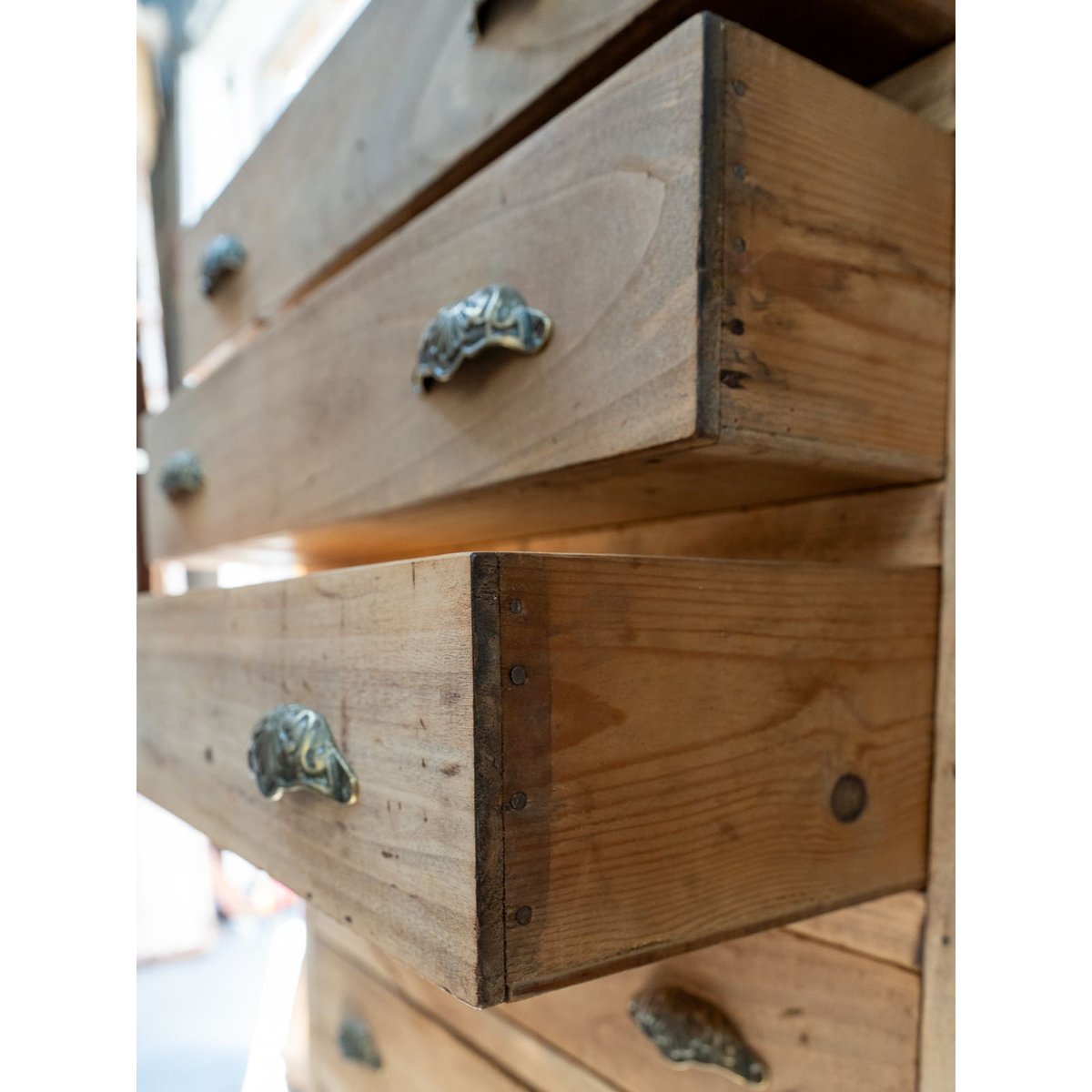 Grand chiffonnier en bois clair Valery N°76 - Bon état bois clair, DEBONGOUT
