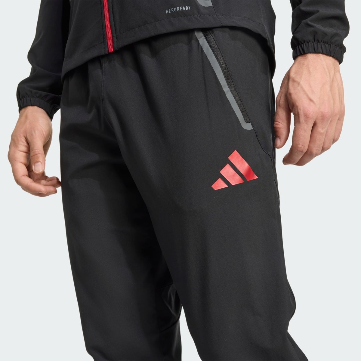 Pantalon Liverpool Fc Tiro 25 Competition Vis Tech Travel Pantalon Liverpool Fc Tiro 25 Competition Vis Tech Travel black / strawberry red, adidas Performance