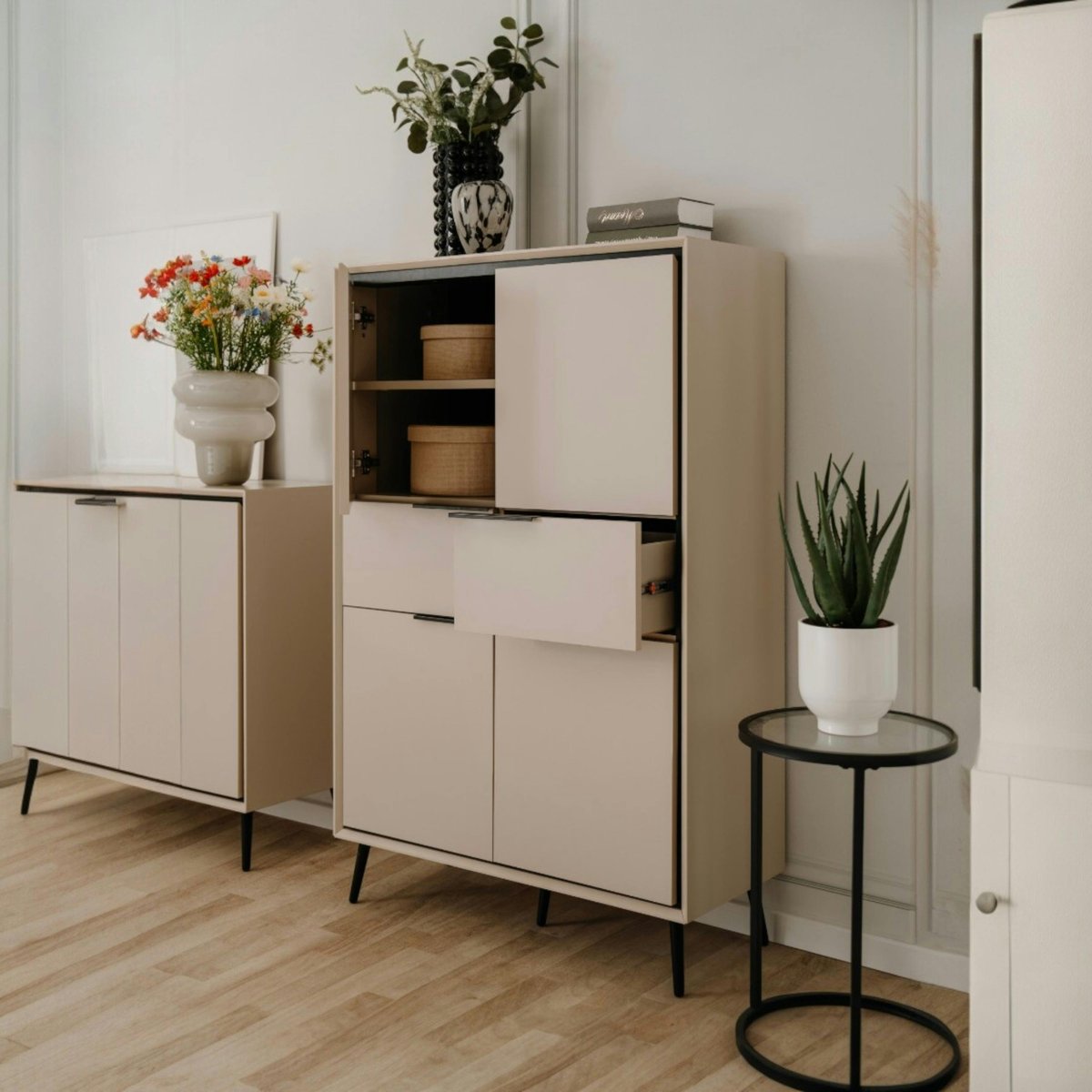 Buffet haut taupe 4 portes 2 tiroirs AVIO beige, PIER IMPORT