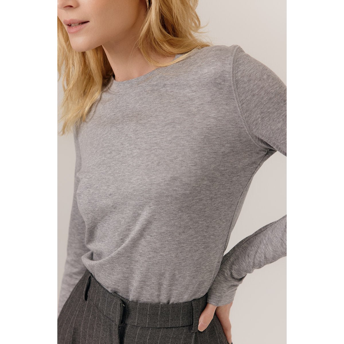 T-shirt à manches longues col rond coupe ajustée ANGIE gray, ARTLOVE
