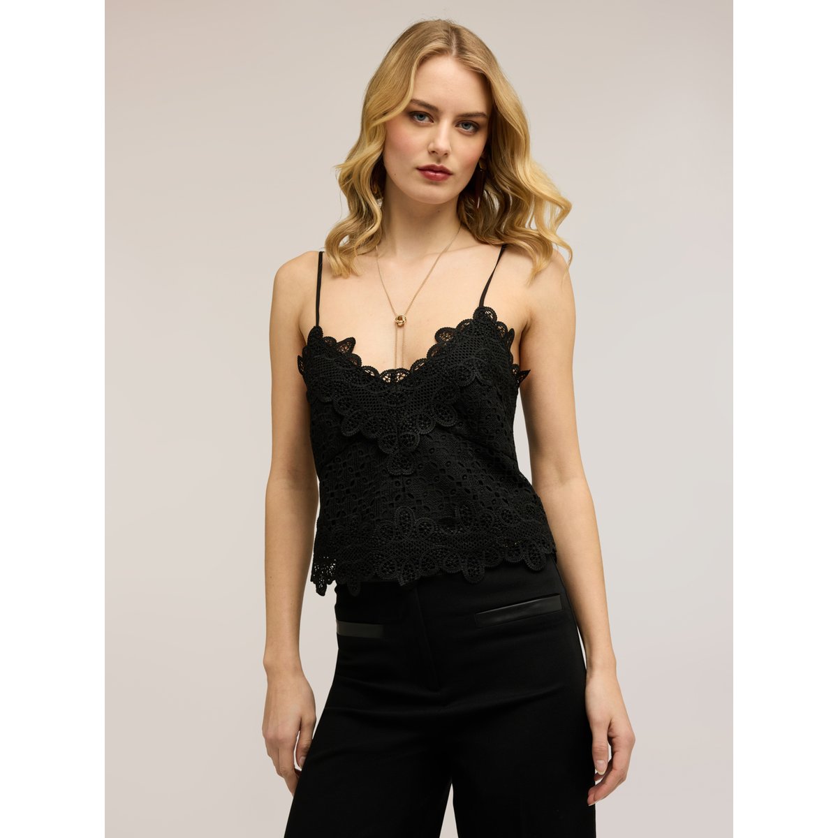 Top en dentelle macramé noir, MOTIVI