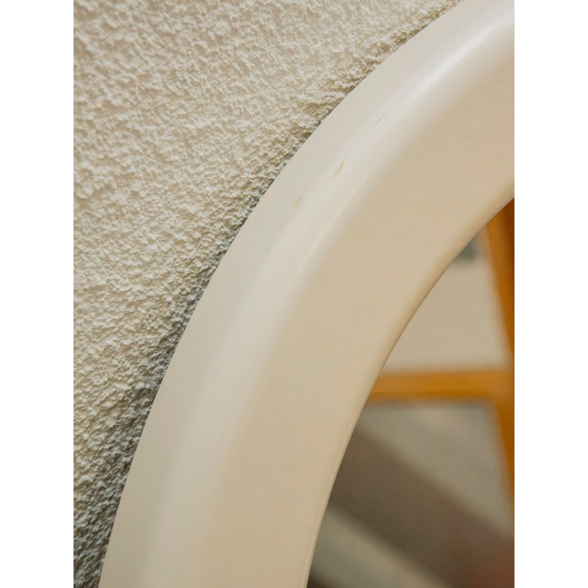 Miroir rond en plexiglass crème Igor N°1190 - Bon état crème, DEBONGOUT