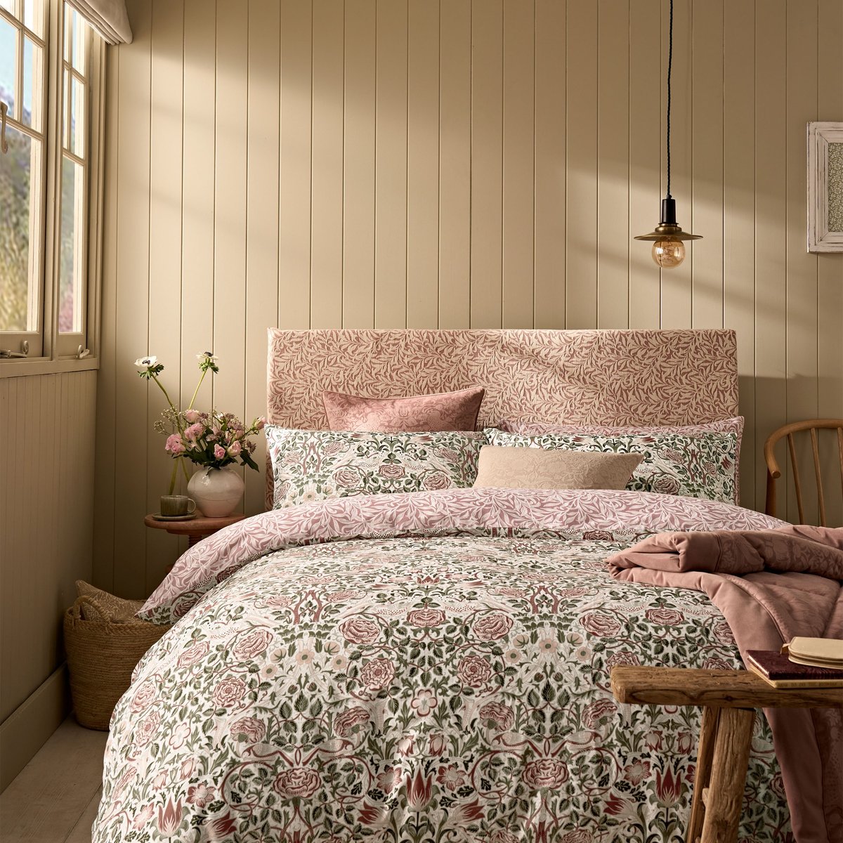 Parure de lit, housse de couette fleurie + 2 taies pour grand  lit 2 personnes Rosiers rose, vert, WILLIAM MORRIS AT HOME