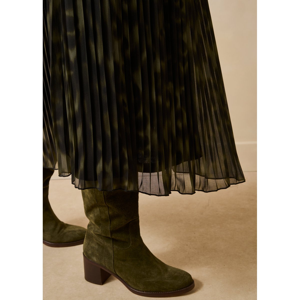 Jupe longue plissée à imprimé tie & dye kaki, LA FEE MARABOUTEE