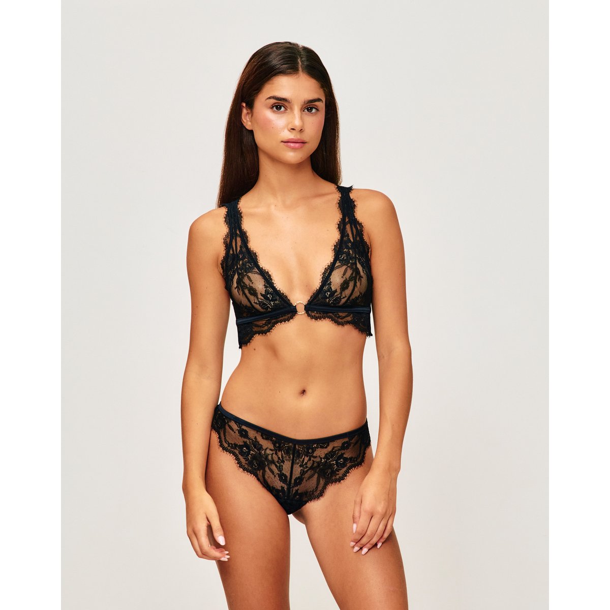 Soutien-gorge triangle en dentelle avec anneau SOHOIZ noir, UNDIZ