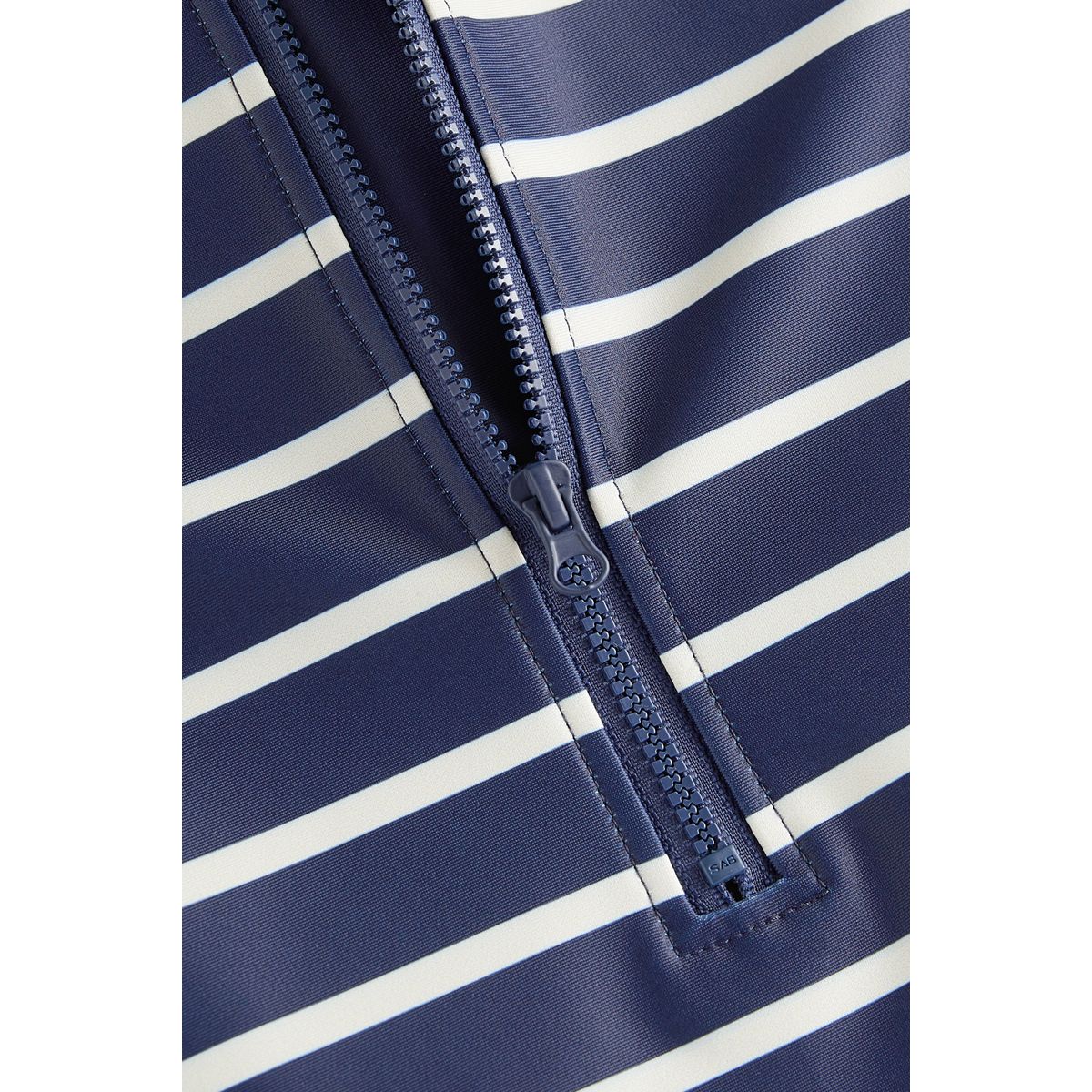 Maillot de bain une-pièce anti uv bleu marine rayé, NEXT