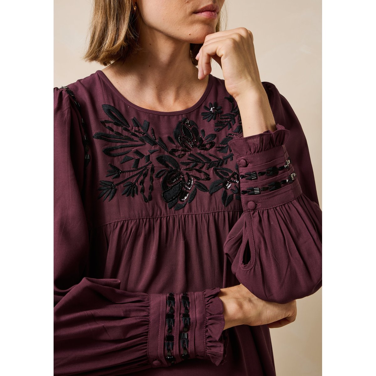 Robe courte manches longues col rond bordeaux / noir, LA FEE MARABOUTEE