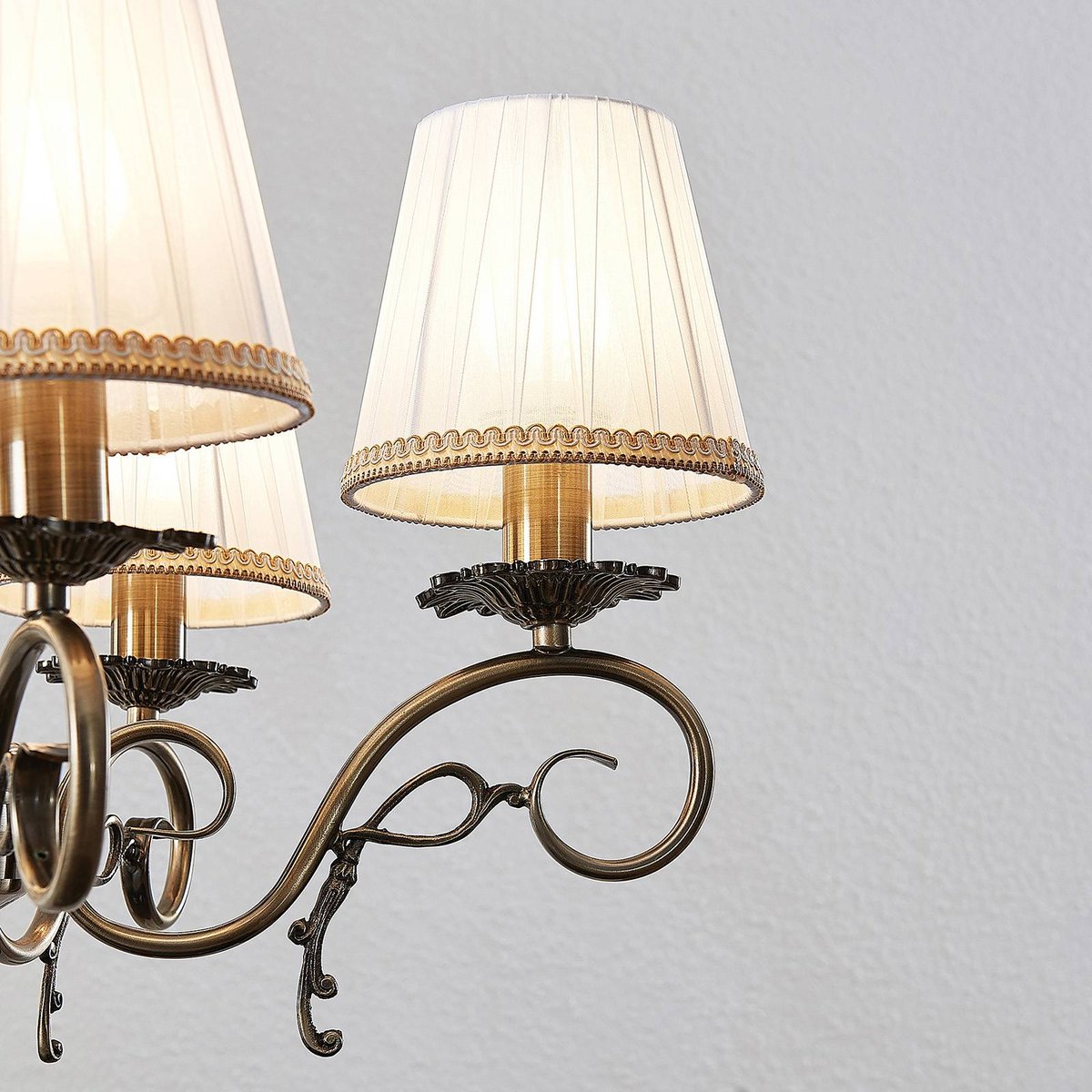 Lustre en textile, Finnick blanc, laiton vieilli, LINDBY