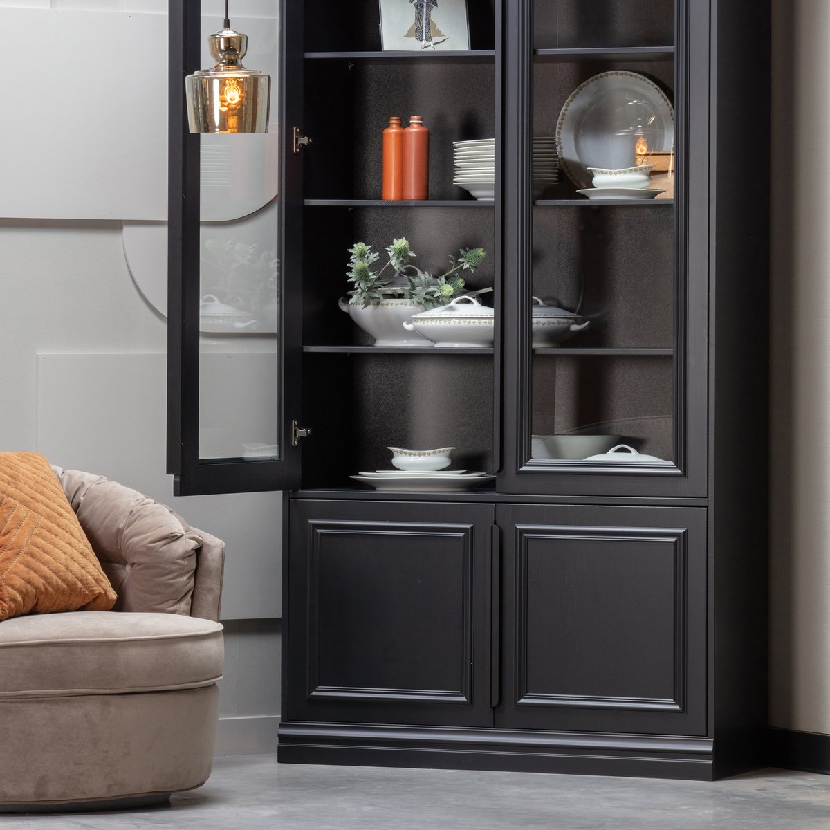Vitrine en pin et verre ORGANIZE noir mat, WOOOD