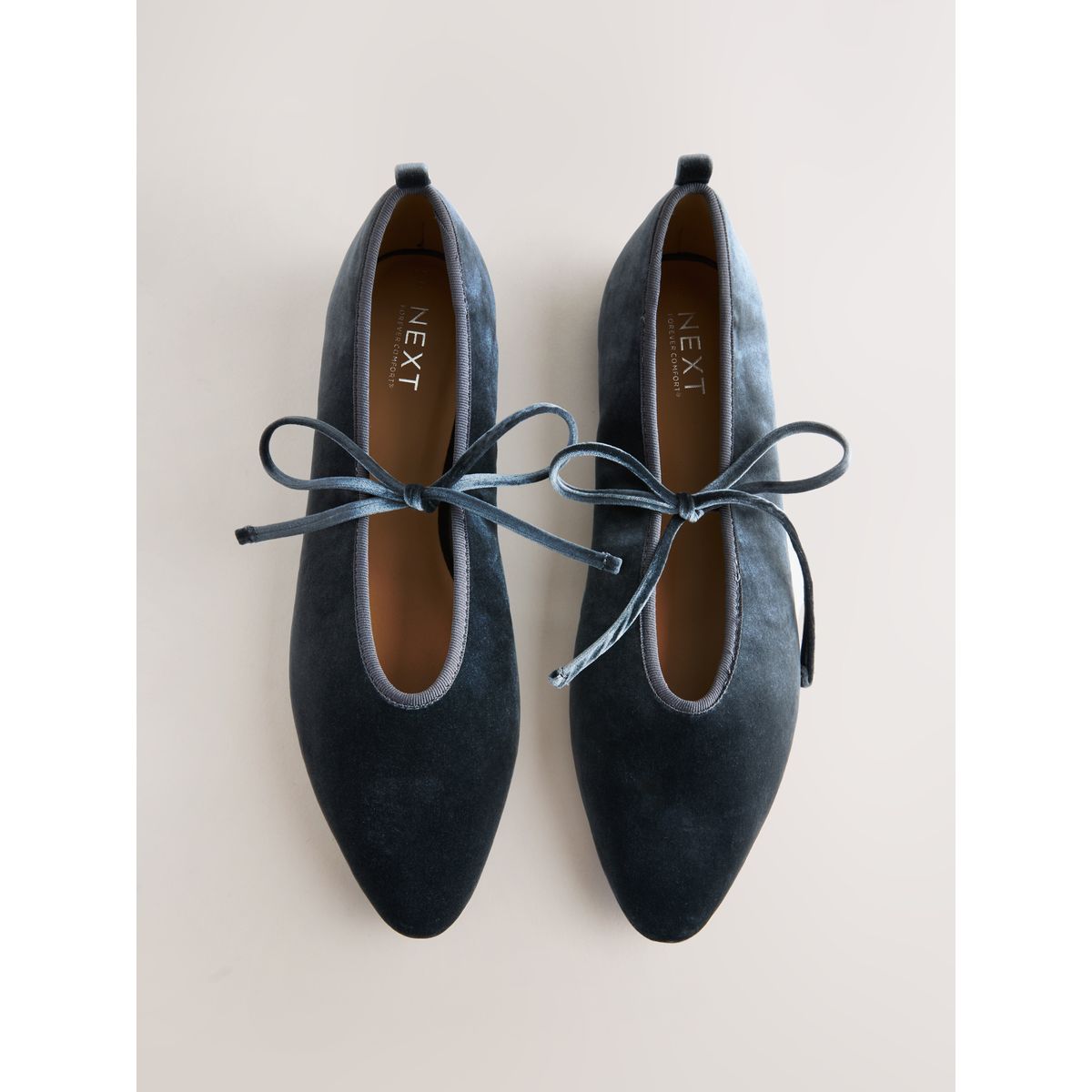 Babies en velours à nouer forever comfort® gris, NEXT