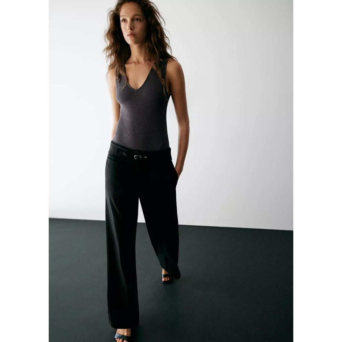 Body brillant col en V gris anthracite, MANGO TEEN