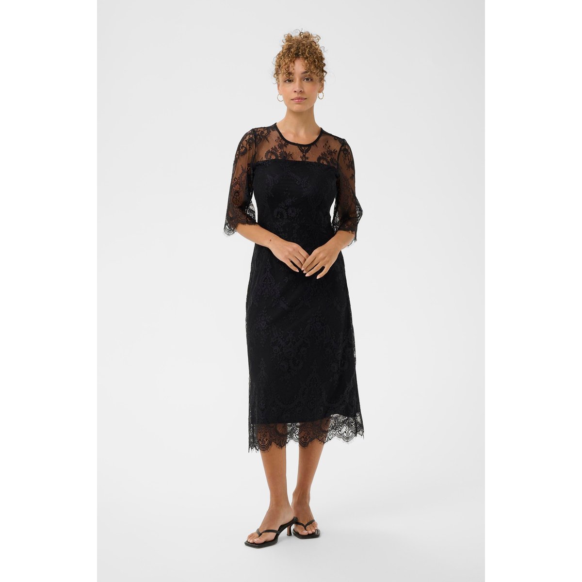 Robe noir pitch black, CREAM
