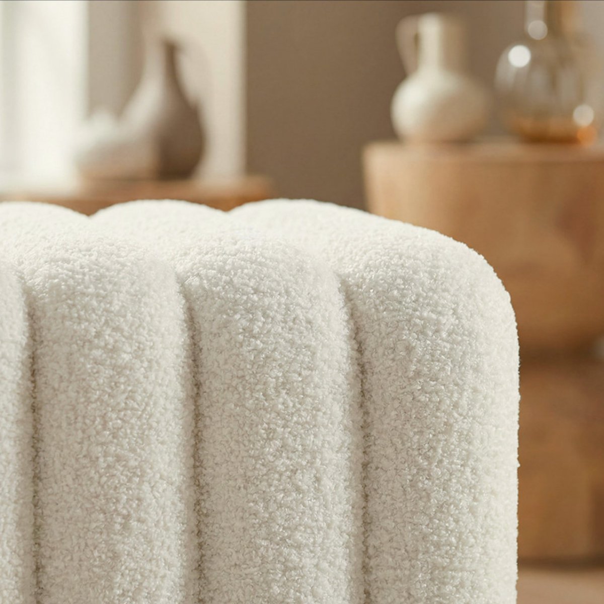 Pouf rembourré en tissu bouclette- LETO blanc, DRAWER