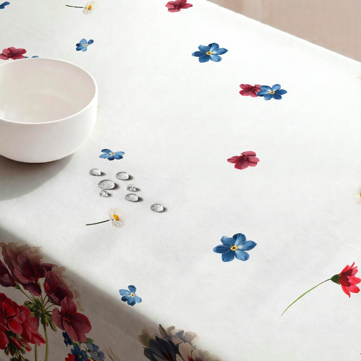 Nappe anti-taches Gerani - 100% coton - multicolore, NAF NAF HOME
