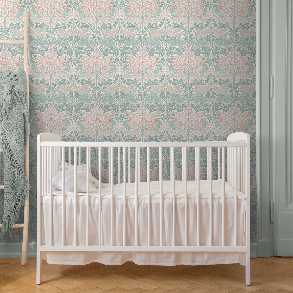 Papier peint fleuri Lapins et oiseaux du matin vert sauge, beige, ocre, WILLIAM MORRIS AT HOME