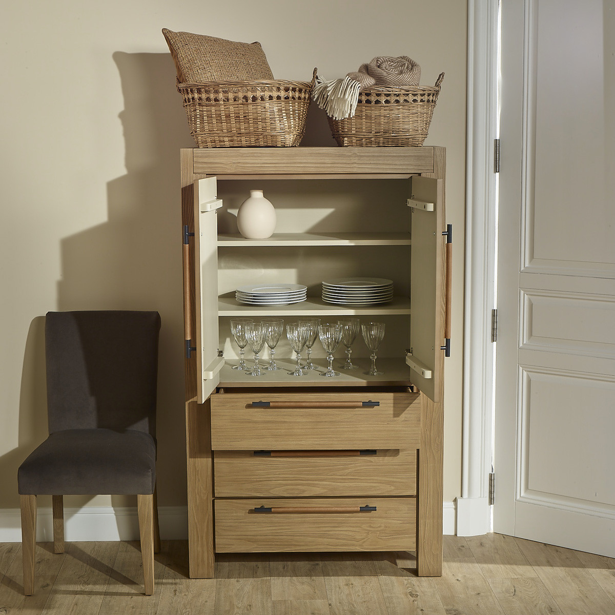 Armoire style contemporain, 2 portes, 3 étagères et 3 tiroirs MEGÈVE marron, ROBIN DES BOIS