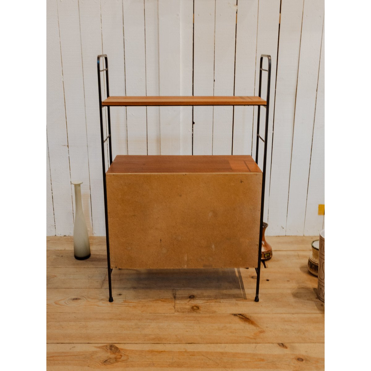 Meuble d'appoint en bois et métal noir Gustave N°1653 - Bon état bois foncé, DEBONGOUT