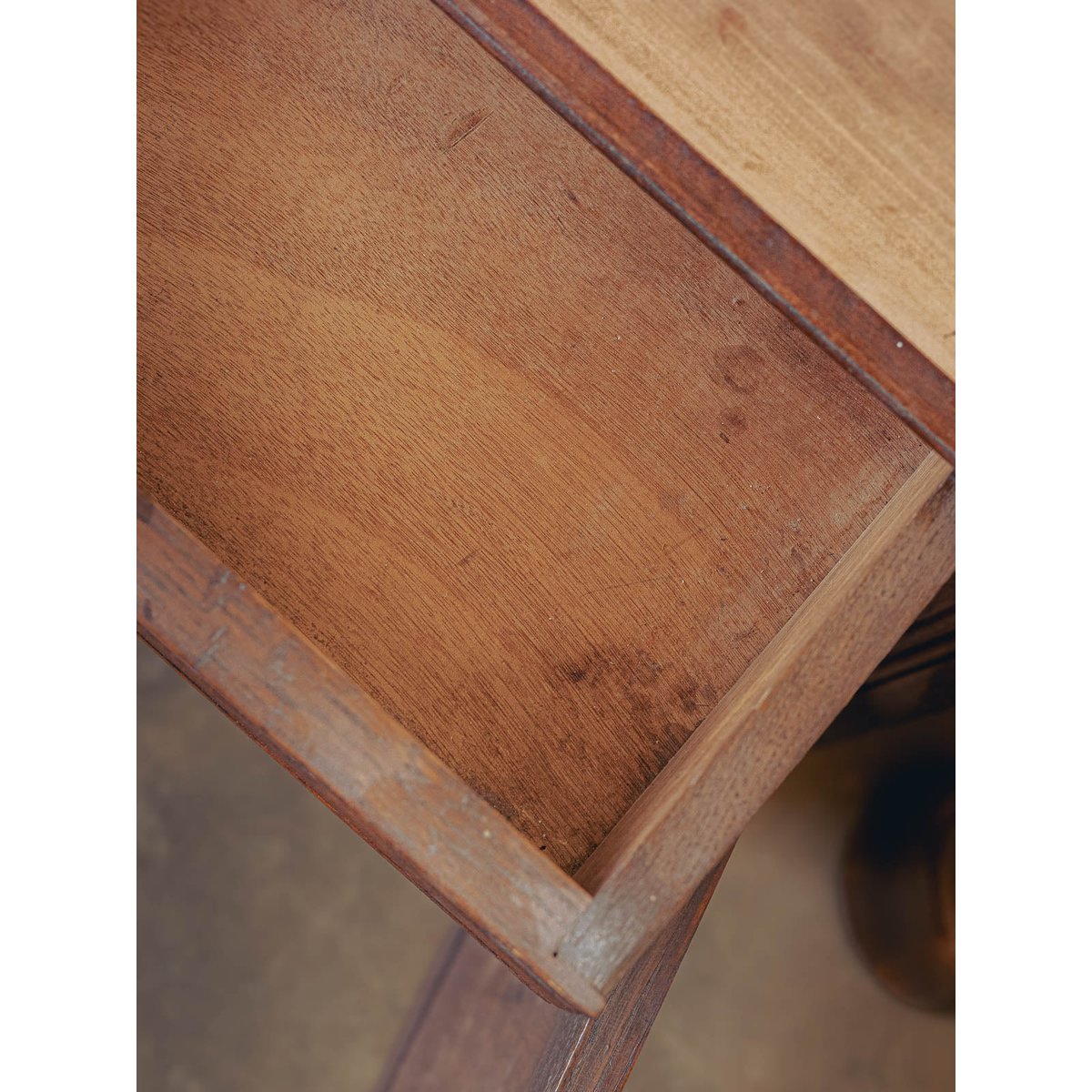 Buffet confiturier de ferme en bois brut Gilbert N°1665 - Bon état bois foncé, DEBONGOUT