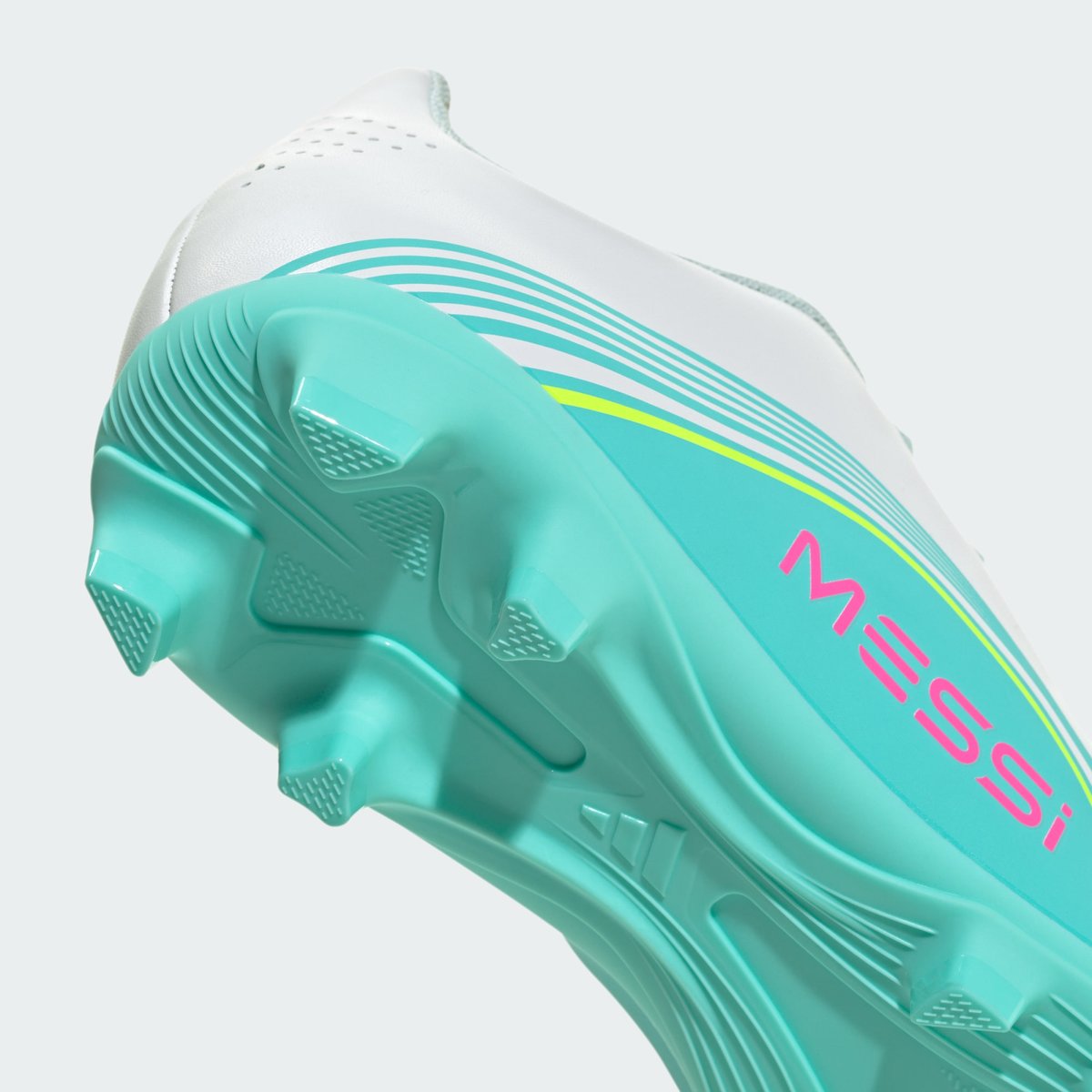 Chaussure De Football Enfants F50 Messi Club Terrain Souple / Multiterrain Chaussure De Football Enfants F50 Messi Club Terrain Souple / Multiterrain cloud white / lucid pink / flash aqua, adidas Performance