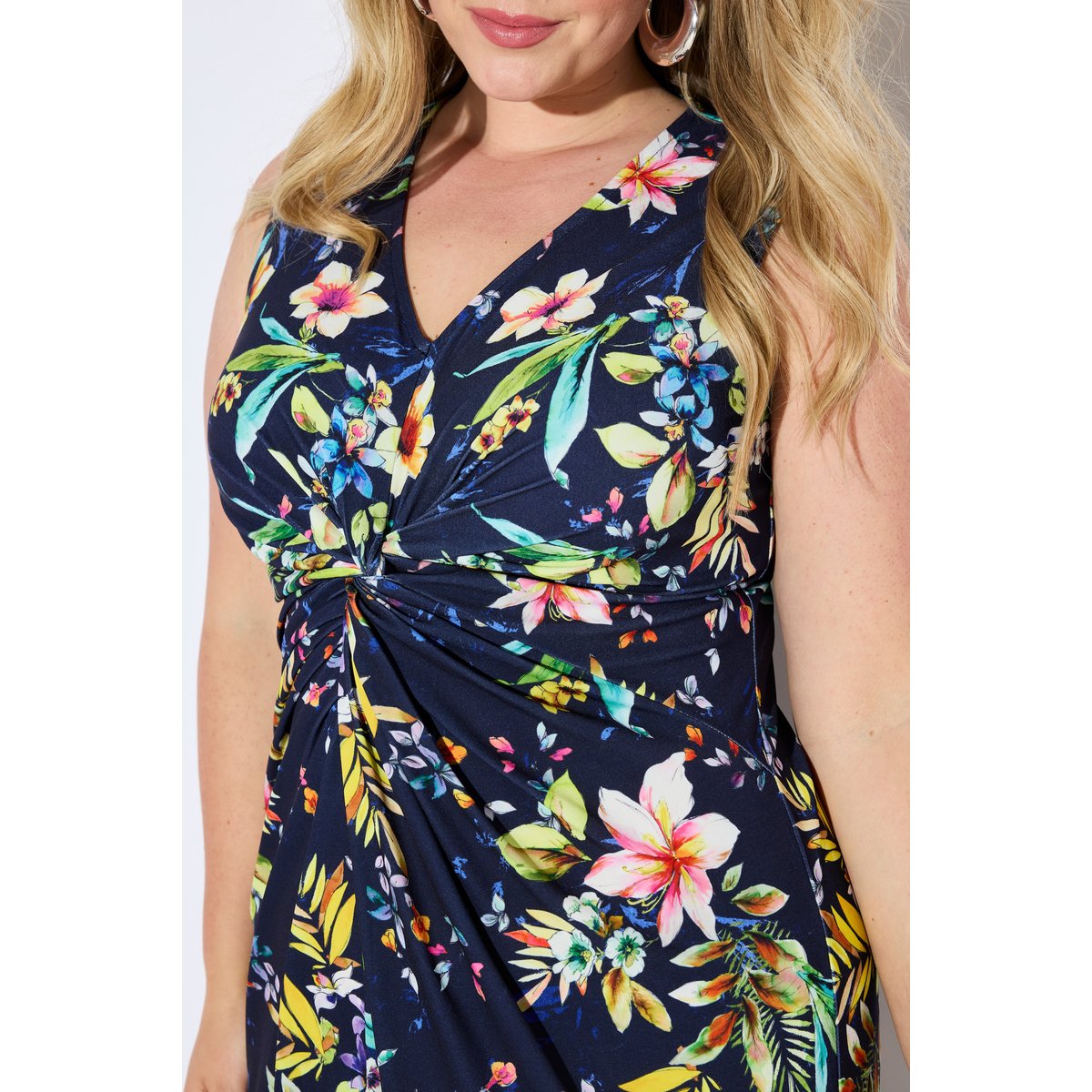 Robe maxi en jersey. Motif floral et drapé marine, ULLA POPKEN