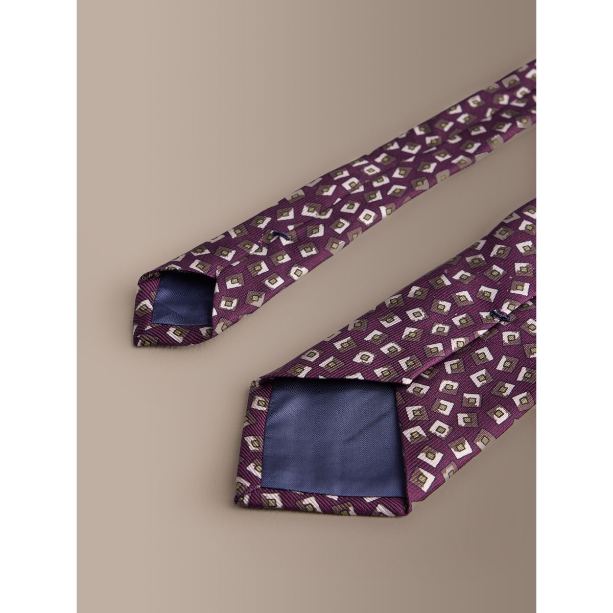 Cravate en soie italienne signature rouge, NEXT
