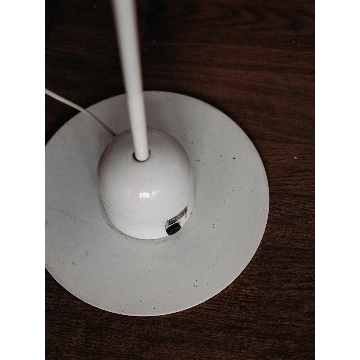 Lampadaire en métal Julien N°60 - Bon état blanc, DEBONGOUT