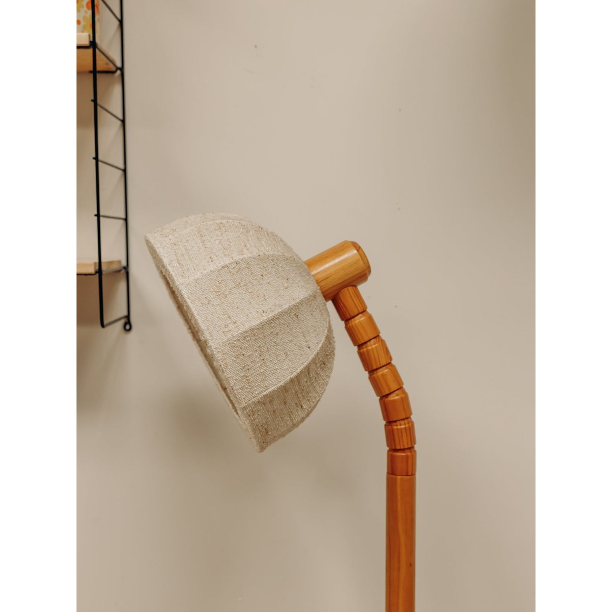 Lampadaire en bois et toile Julien N°377 - Bon état bois clair, DEBONGOUT