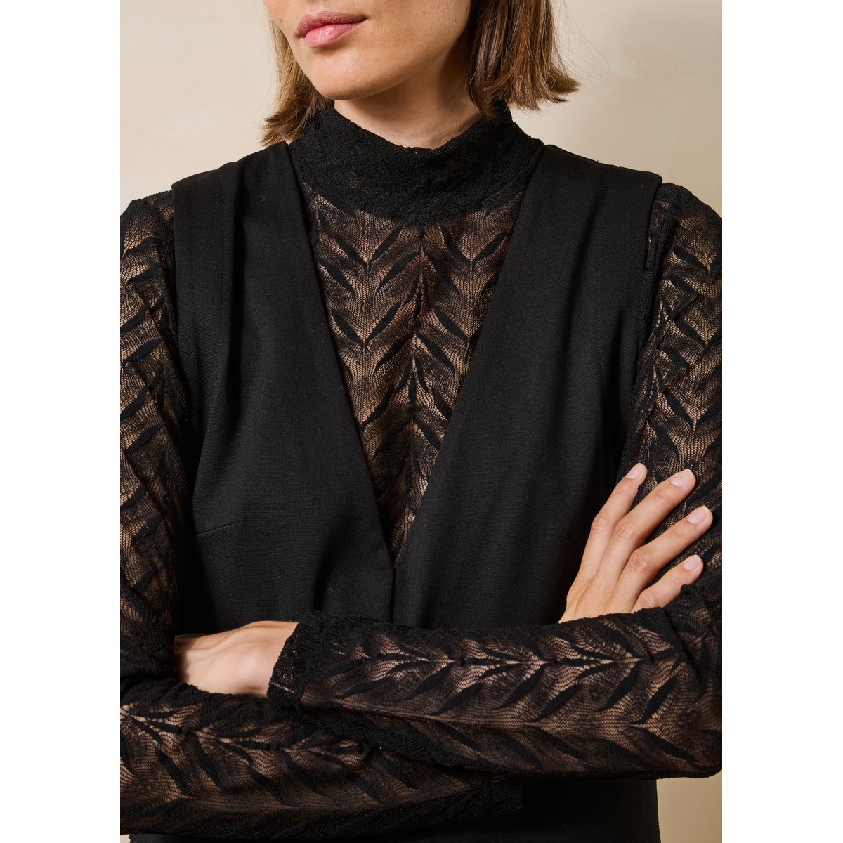 Robe chasuble courte sans manches en jersey milano noir, LA FEE MARABOUTEE