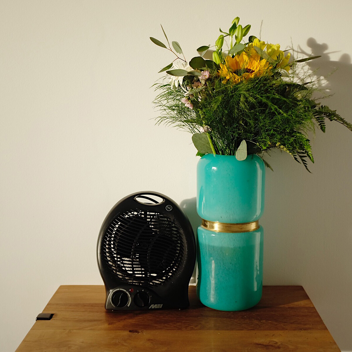 Termoventilador 2 em 1, da MEI preto , MEI