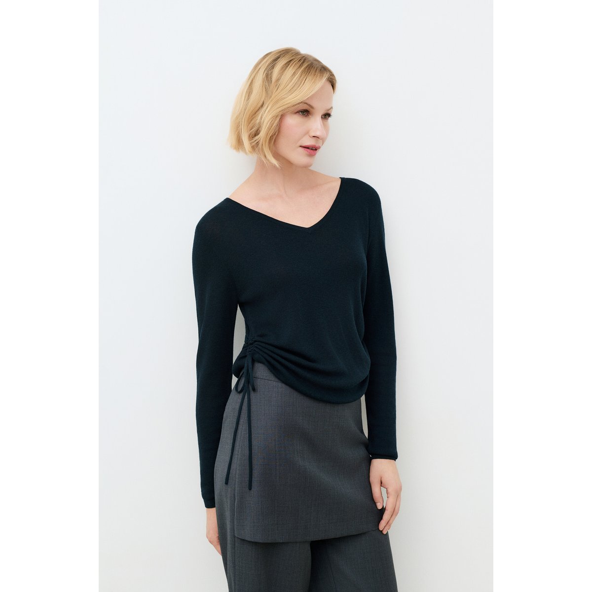 Pull droit col v MSIDONIE noir, CAROLL