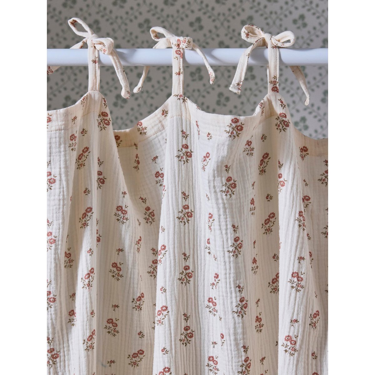 Rideau à nouettes en gaze de coton imprimé bianca, CYRILLUS