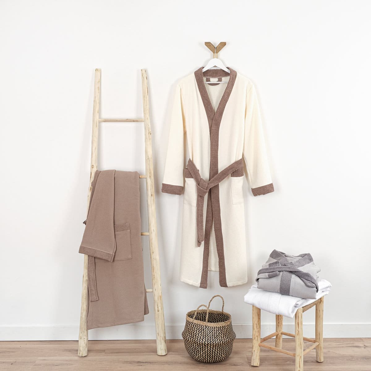 Peignoir mixte coton 57 fils double face  nid d'éponge SUAVE taupe, LINANDELLE