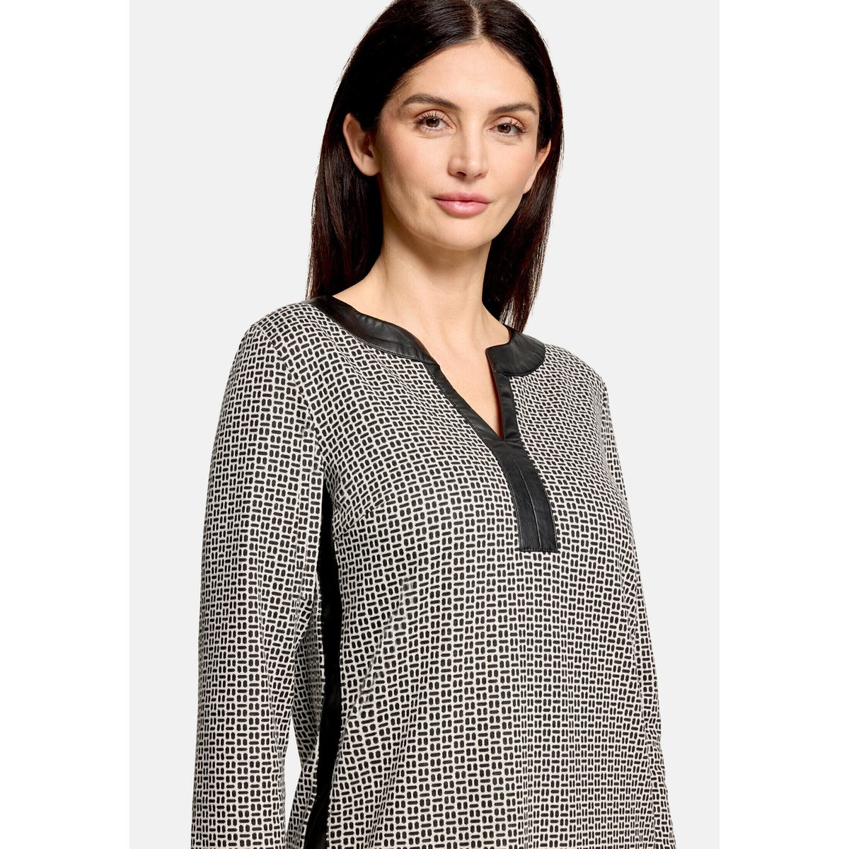 Robe en jersey à poches extérieures blanc/noir, BETTY BARCLAY