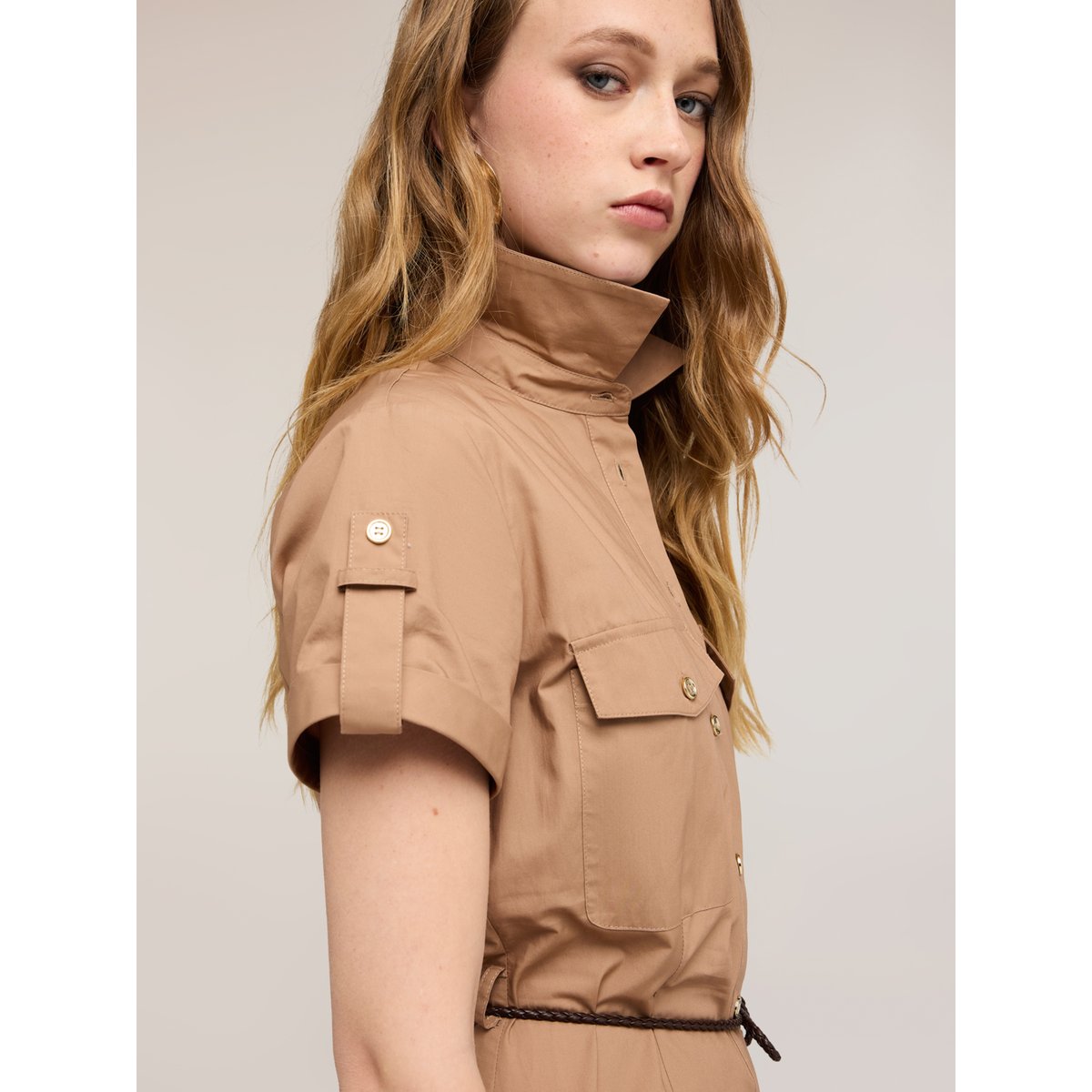 Robe chemise longue. beige, MOTIVI